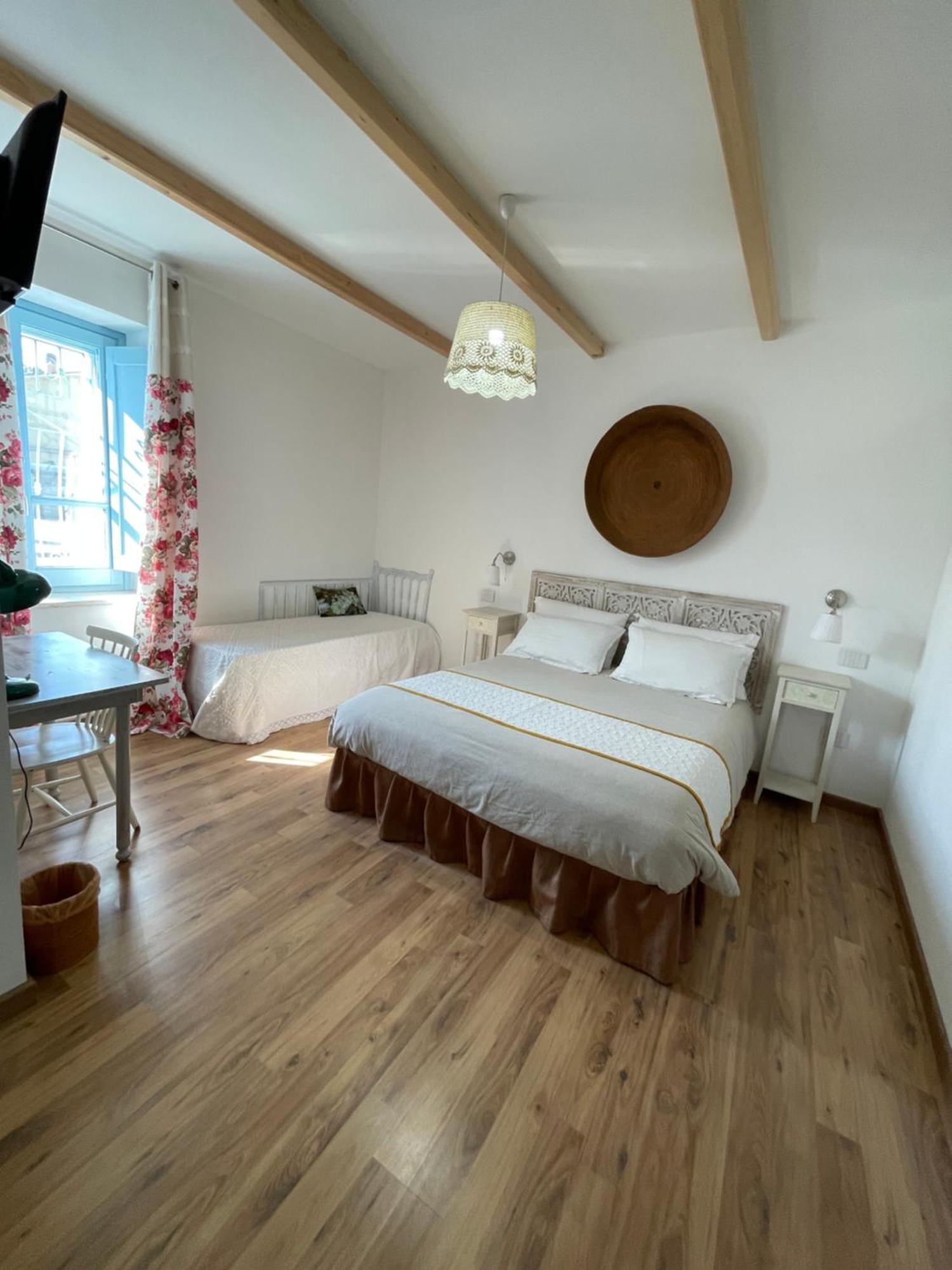 Torremana Hotel Cabras Ngoại thất bức ảnh