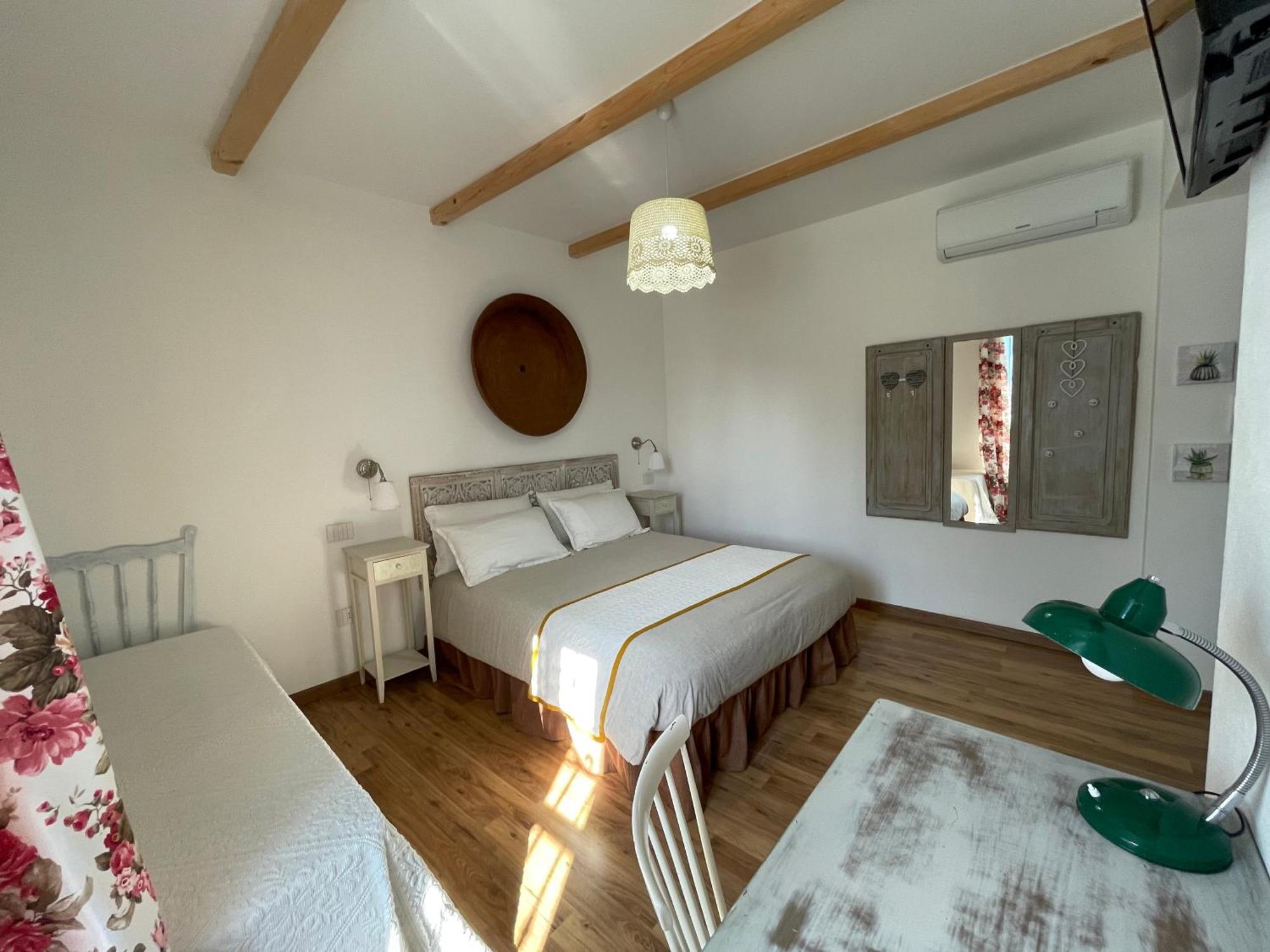 Torremana Hotel Cabras Ngoại thất bức ảnh