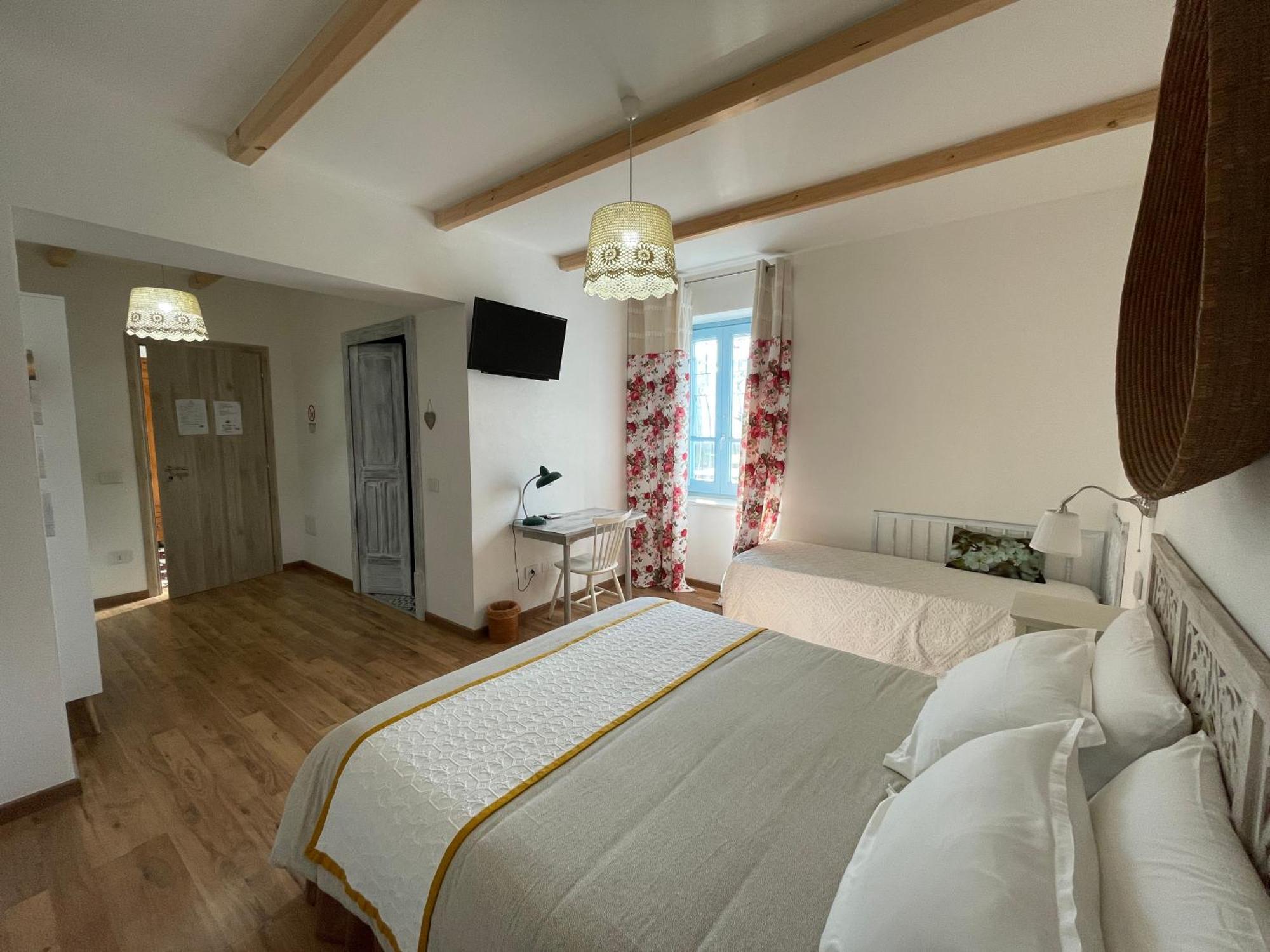Torremana Hotel Cabras Ngoại thất bức ảnh