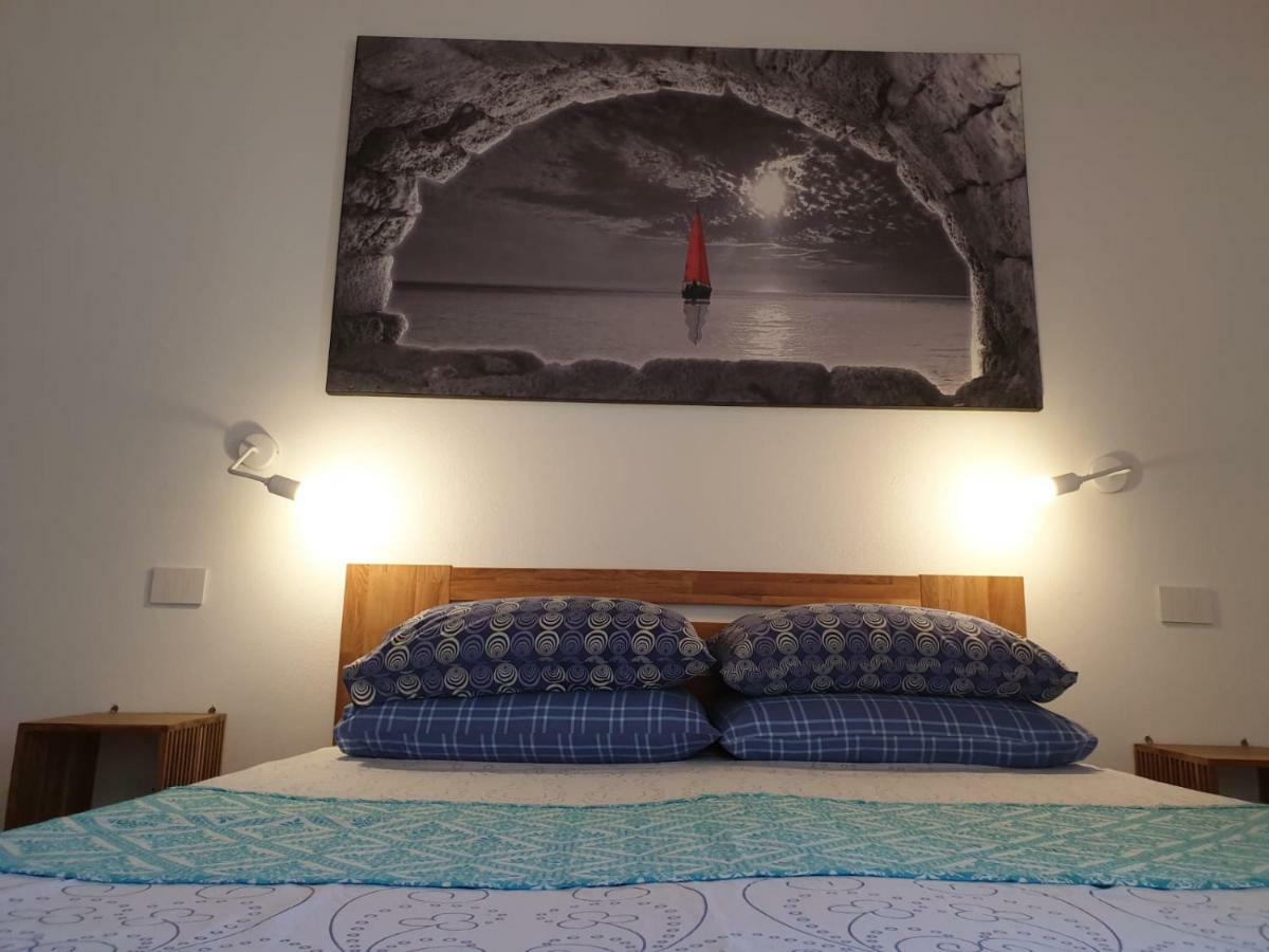 Torremana Hotel Cabras Ngoại thất bức ảnh